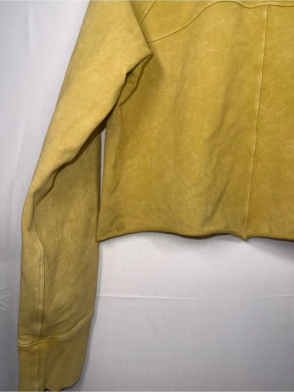 Lululemon Women Cropped Washed Yellow Sweatshirt Pullover Top  Women's Size 6 /S